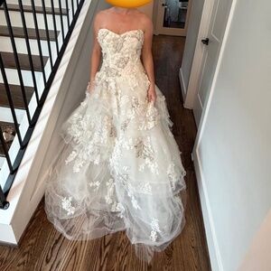 Monique Lhuillier Spring 2014 Wedding Gown – Size 10 (M/L)